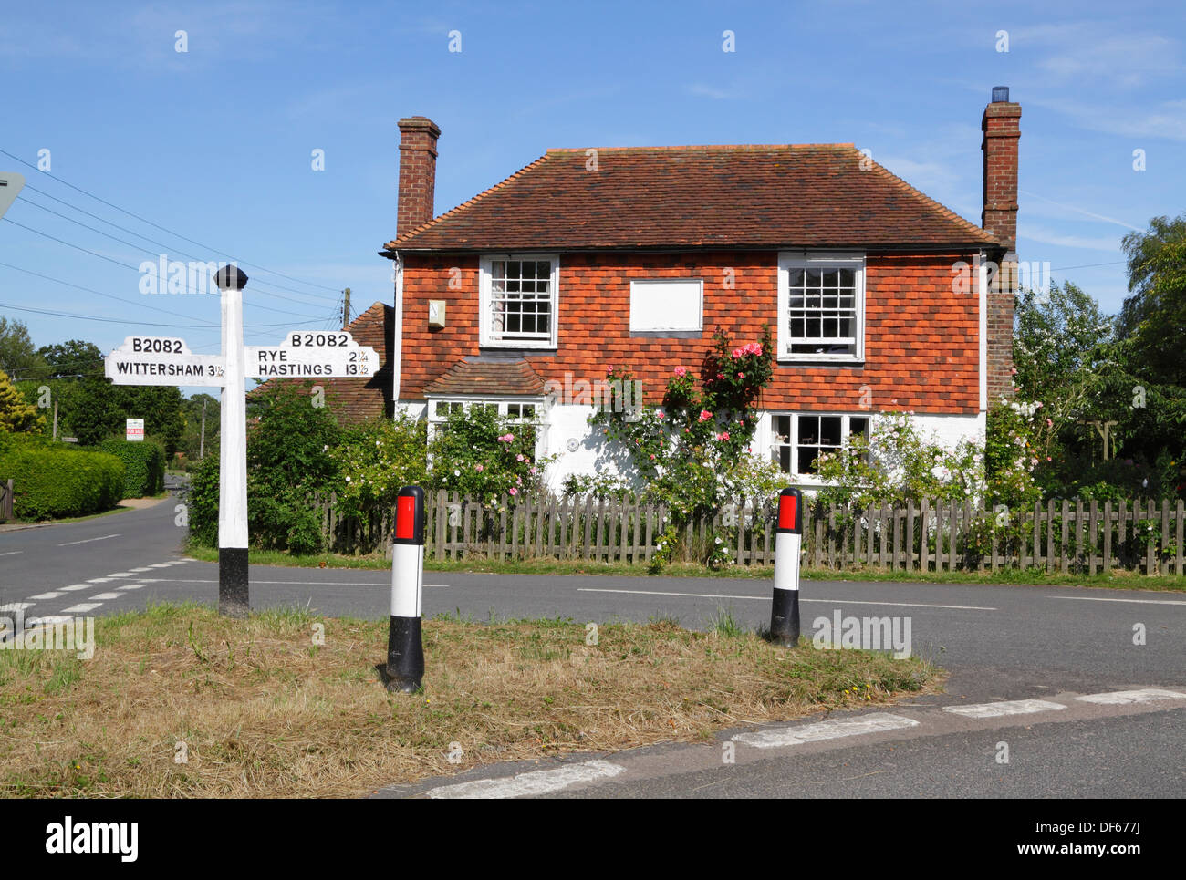 Old rural country road sign post, Kent, England, UK, GB Stock Photo