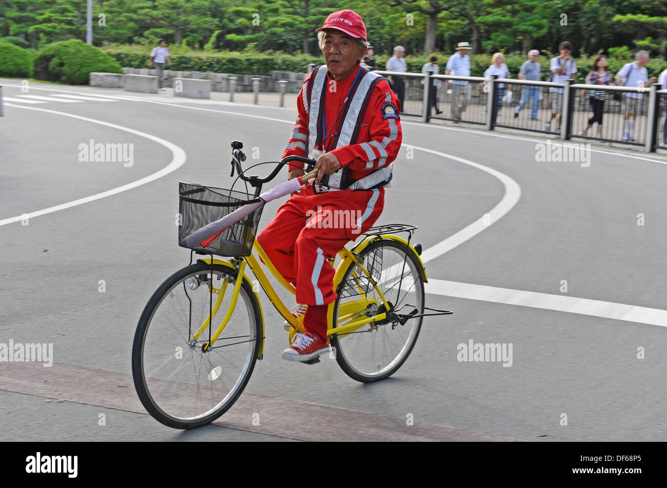 Red and yellow uniform hi-res stock photography and images - Alamy