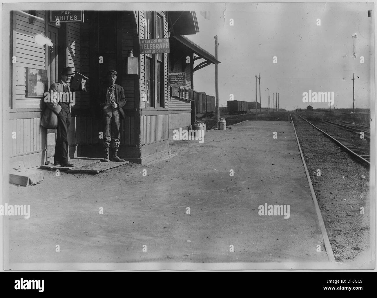 Vintage railroad men hi-res stock photography and images - Alamy