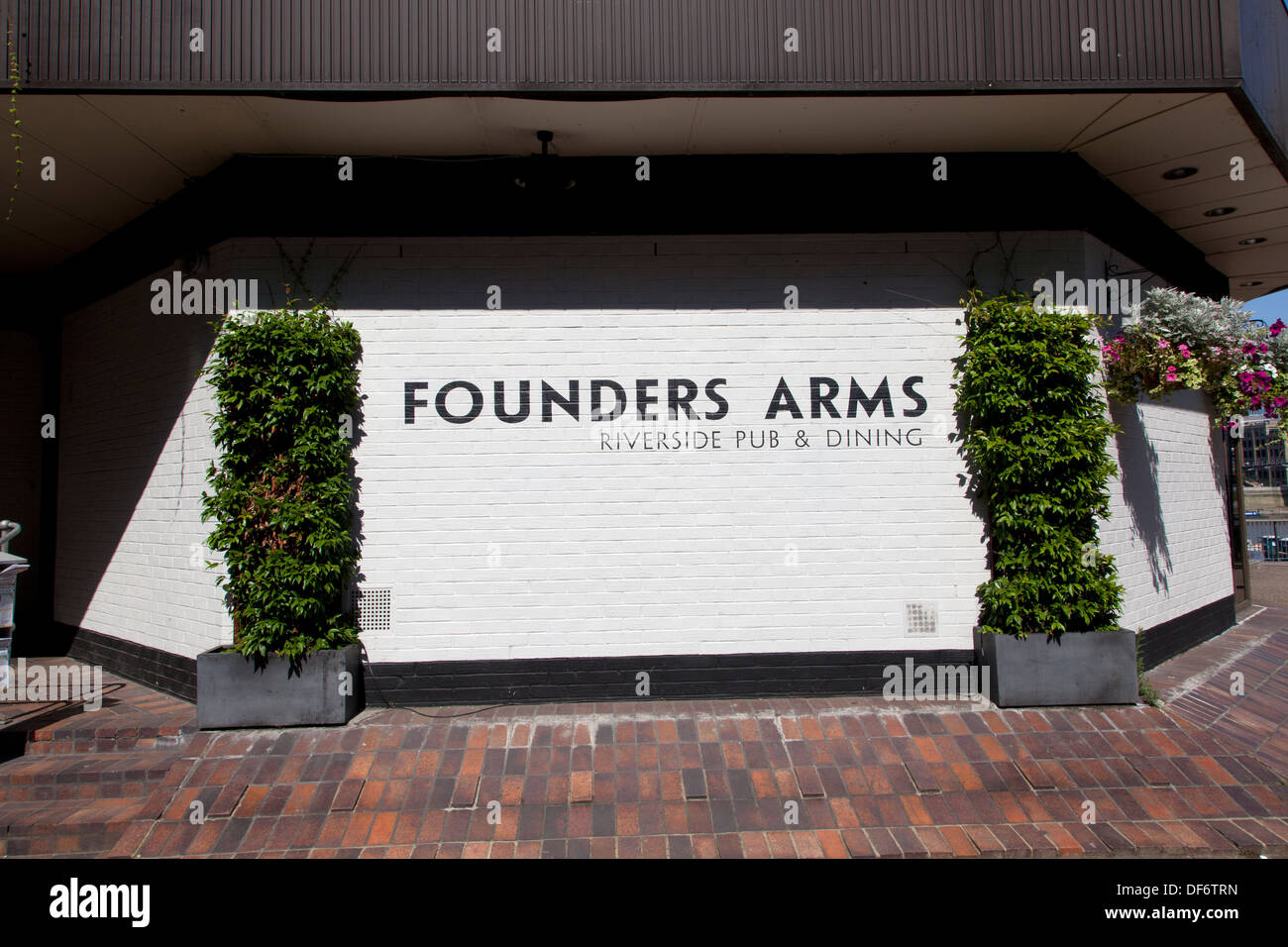 The Founders Arms Hi res Stock Photography And Images Alamy The Founders Arms Hi Res Stock Photography And Images Alamy