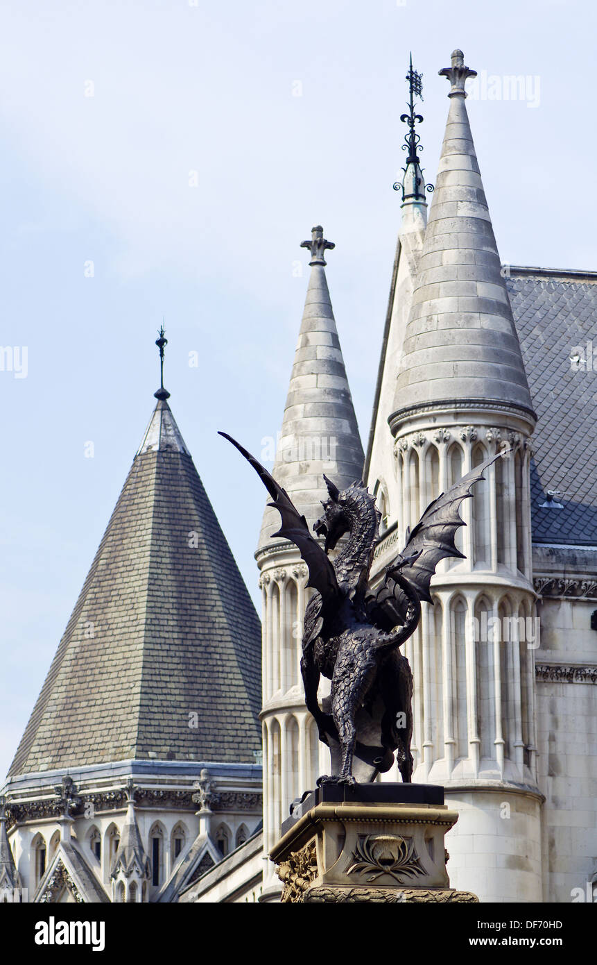 Statue royal courts justice hires stock photography and images Alamy