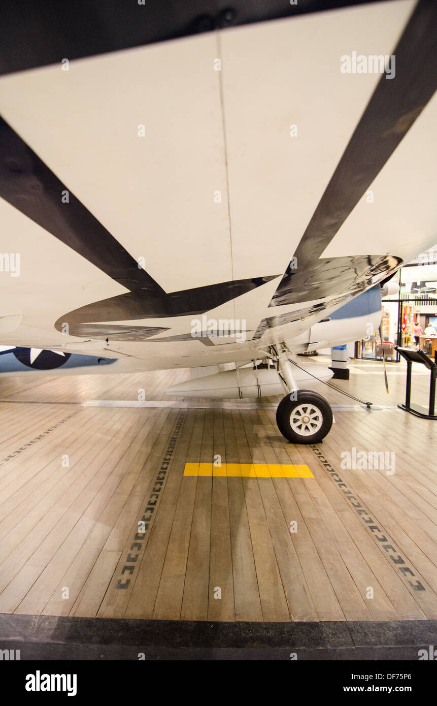Navy Airplane High Resolution Stock Photography and Images - Alamy