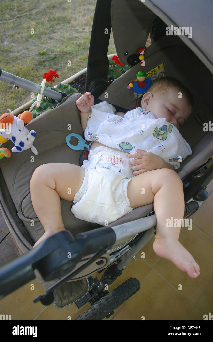 6 months old baby sleeping Stock Photo Alamy