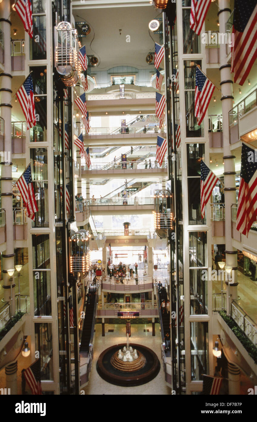 Unforgettable Experiences Start Here Welcome to The Shops at Columbus Circle, New York City's prime shopping and dining destination in the heart of Manhattan.