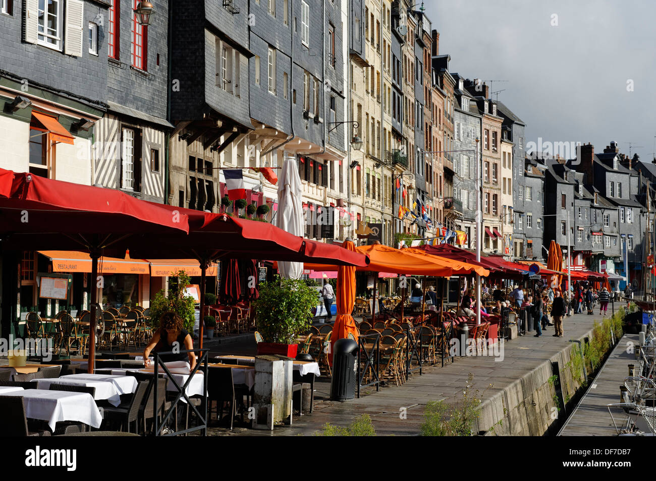 Honfleur restaurant hi-res stock photography and images - Alamy