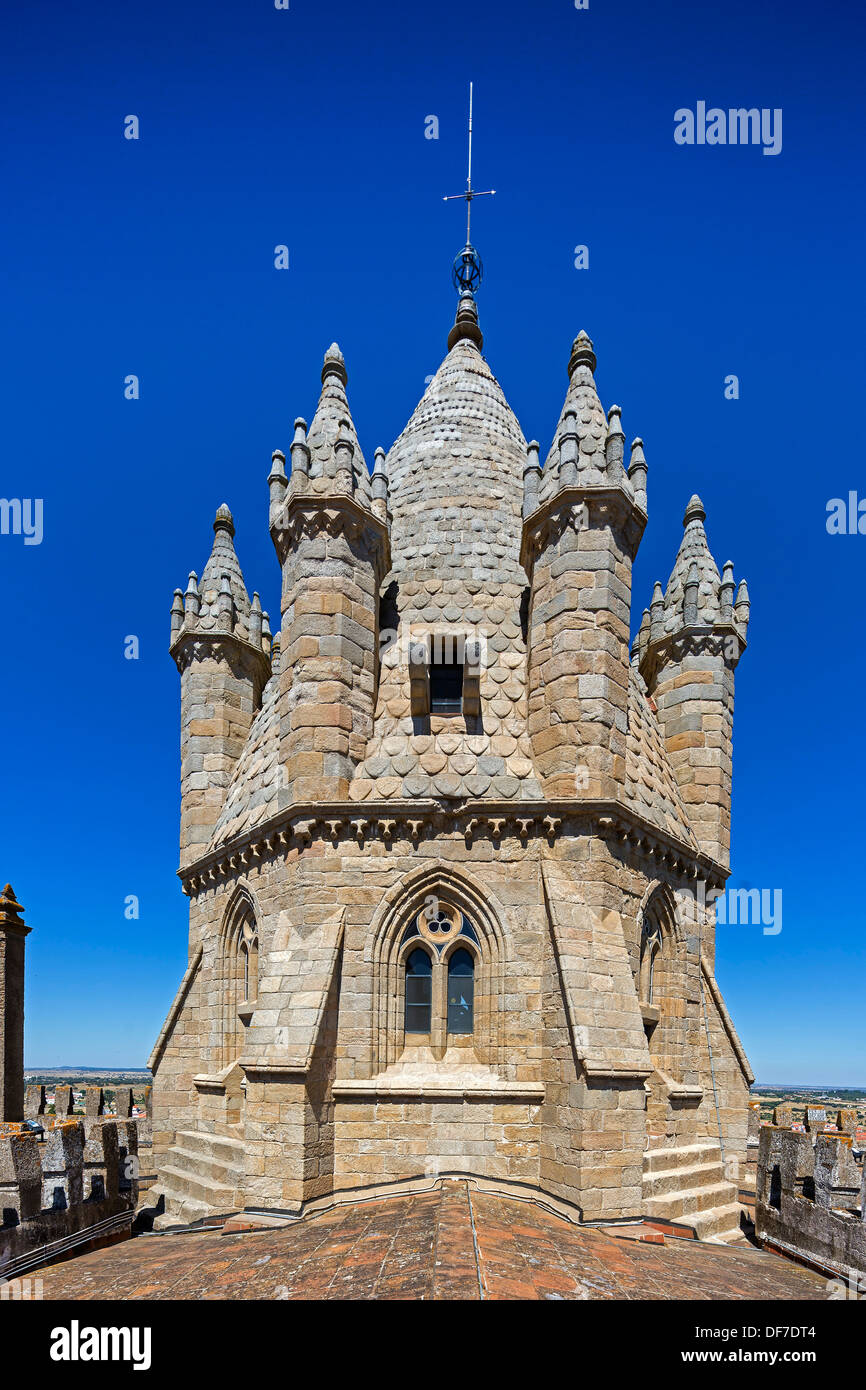 Tower of the Cathedral Basílica Sé de Nossa Senhora da Assunção, Catedral de Évora, Évora, Évora District, Portugal Stock Photo