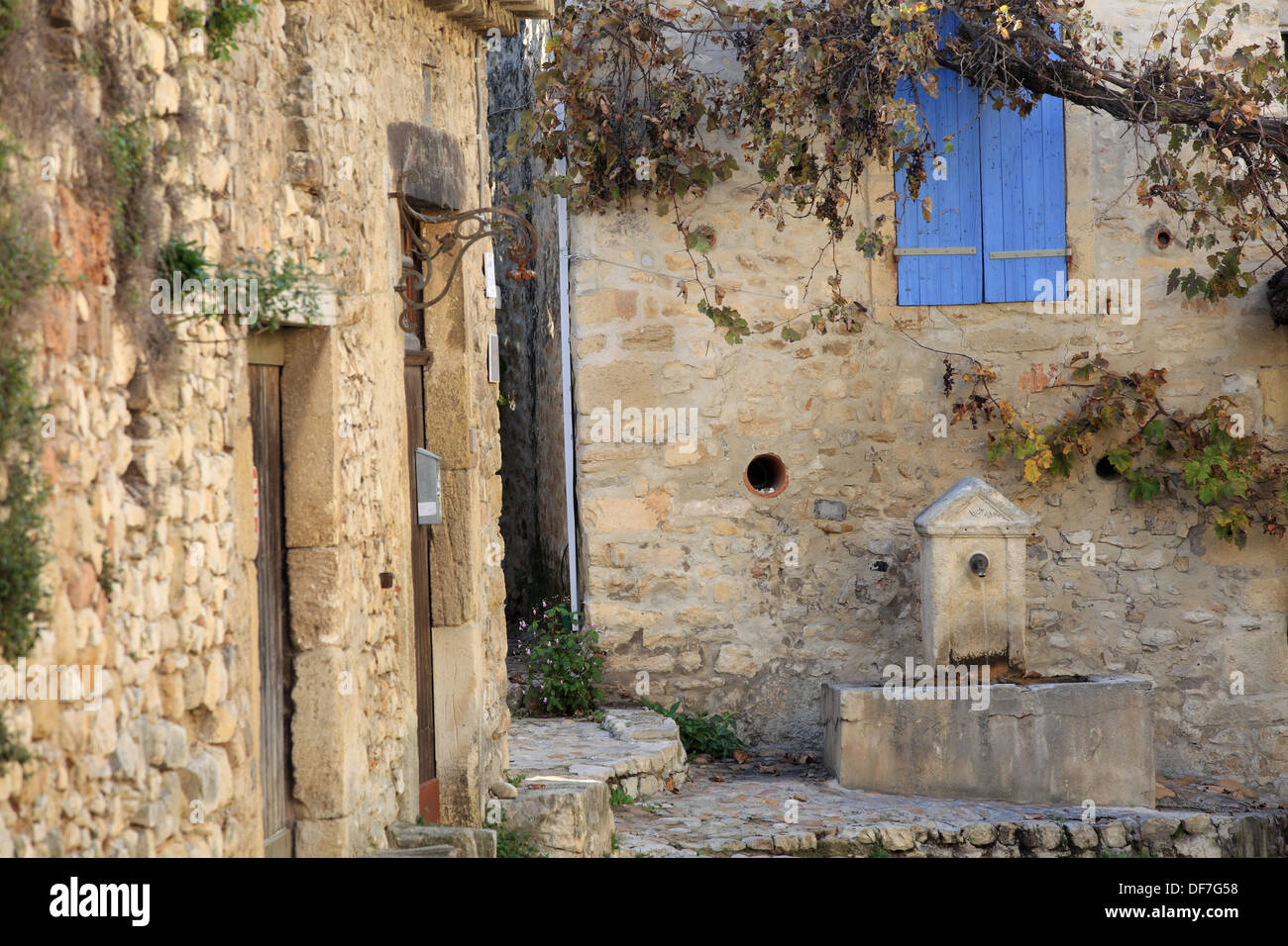 The medieval village of Vaison la Romaine in Vaucluse. Stock Photo