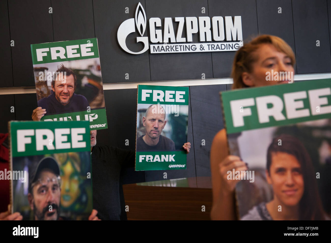 Greenpeace picket  Gazprom London HQ  defence of the 30 Greenpeace activists arrested and detained in Russia. Stock Photo