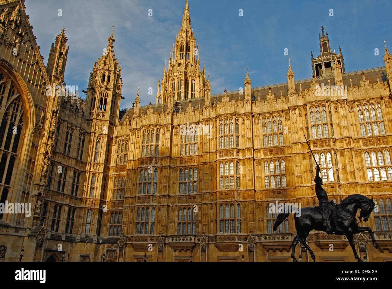 Houses of Parliament and statue of Richard Lionheart. Westminster