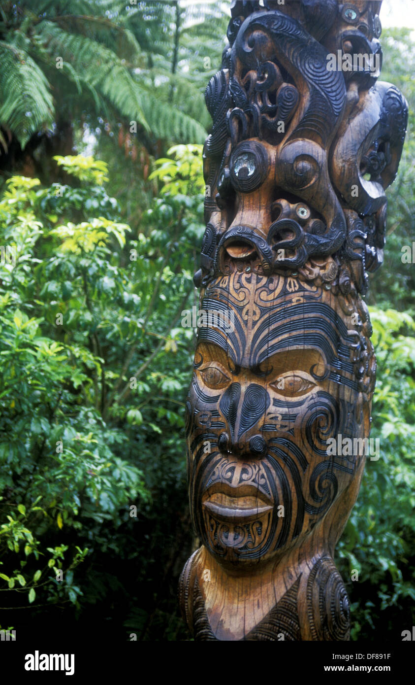 Maori carving at Tieke Marae New Zealand Stock Photo