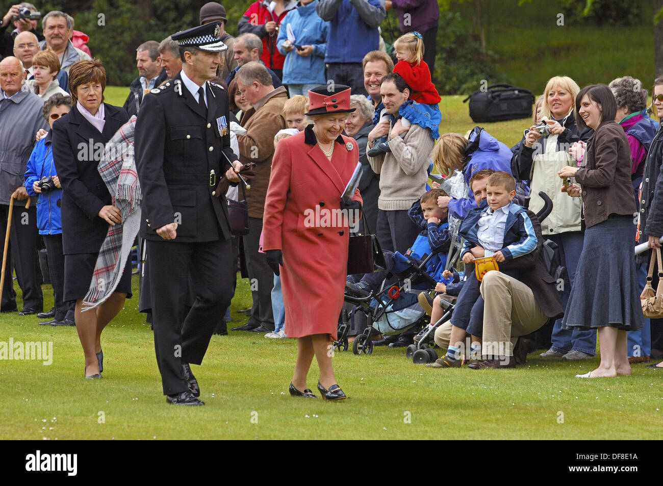 Balmoral castle queen hires stock photography and images Alamy
