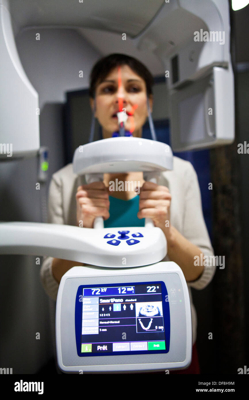 Oral examination hires stock photography and images Alamy