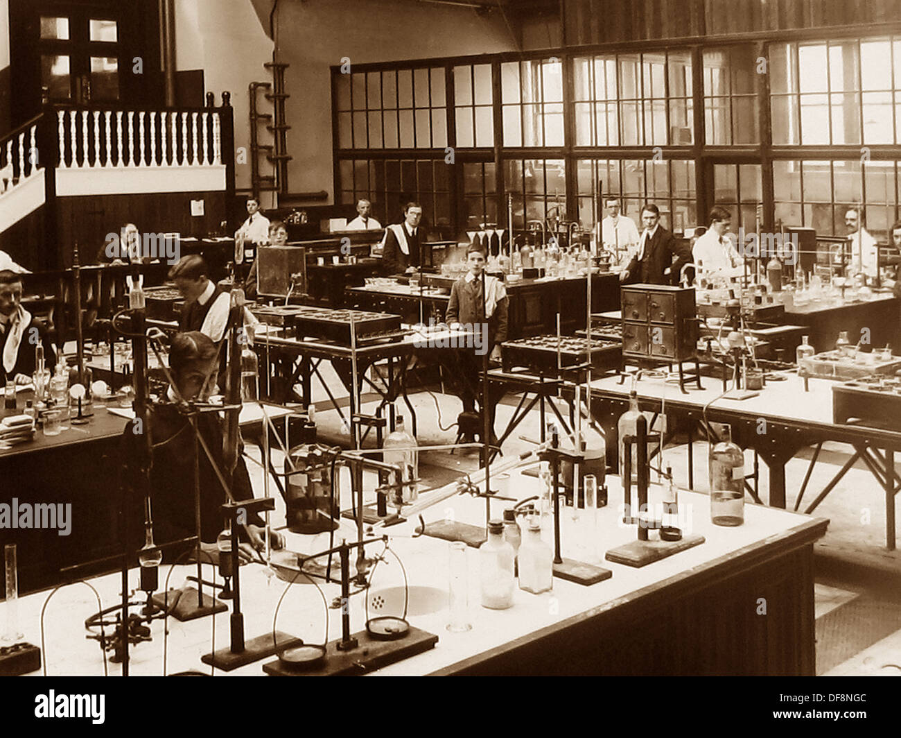 Victorian laboratory hires stock photography and images Alamy