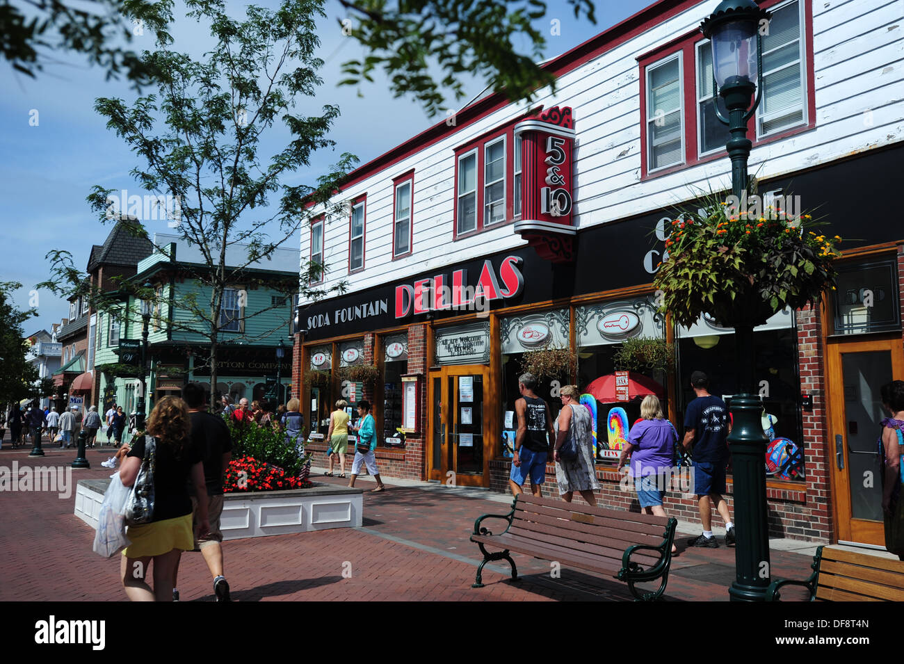 USA New Jersey NJ N.J. Cape May Washington Street turned pedestrian mall of shops and restaurants Stock Photo