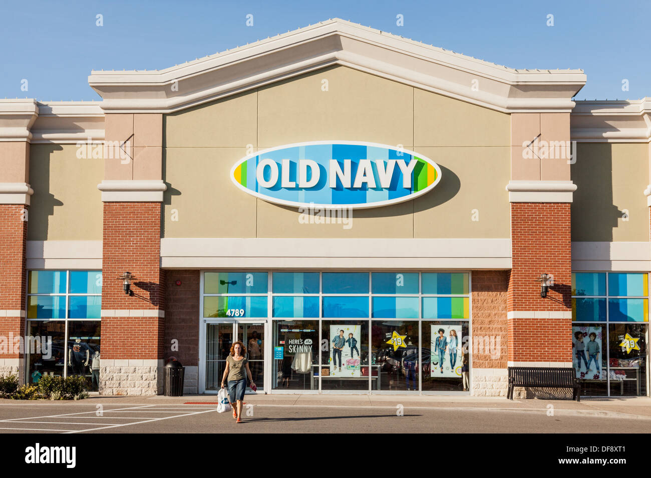 Old Navy, clothing retailer, box store, this one in Utica, New York State Stock Photo