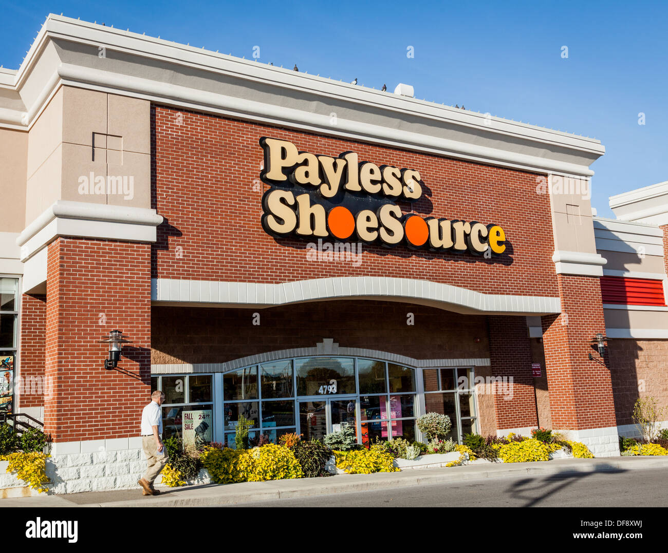 Payless Shoe Source, discounter, box store, this one in Utica, New York State Stock Photo