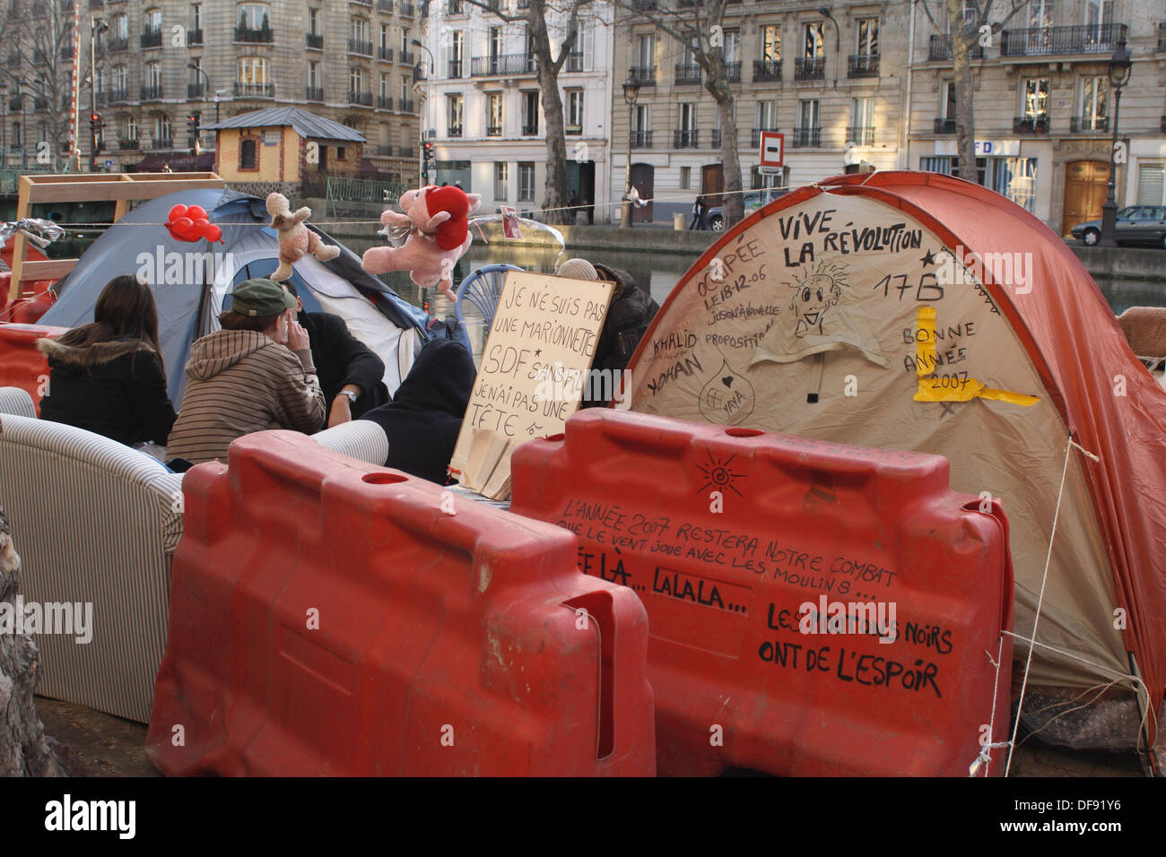 The charity organisation ´Les enfants de Don Quichotte´ placed (01.2007