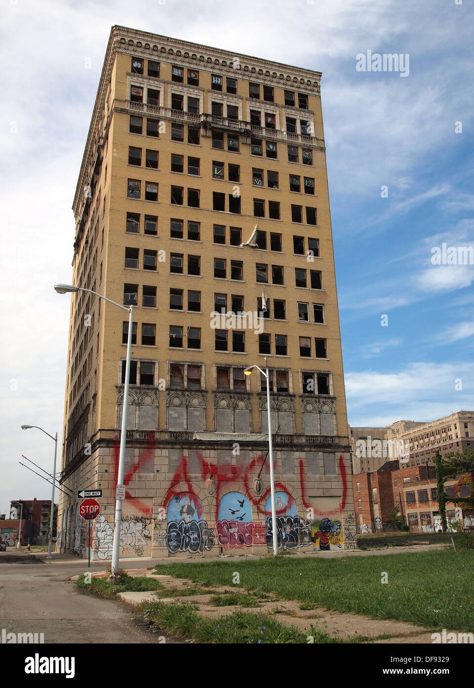 Derelict tower block, Detroit, Michigan, USA Stock Photo 61050929 Alamy