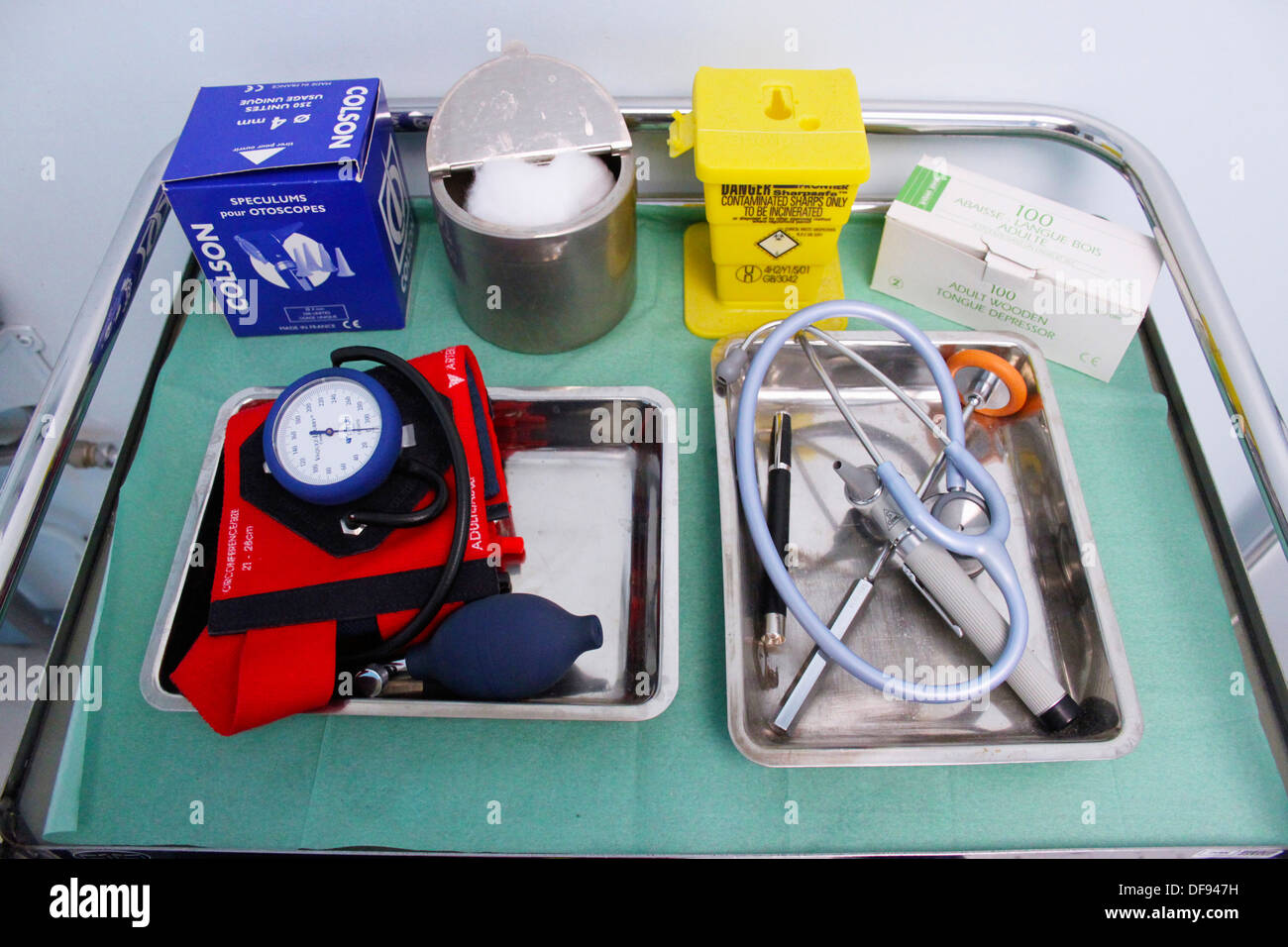 Medical trays hires stock photography and images Alamy