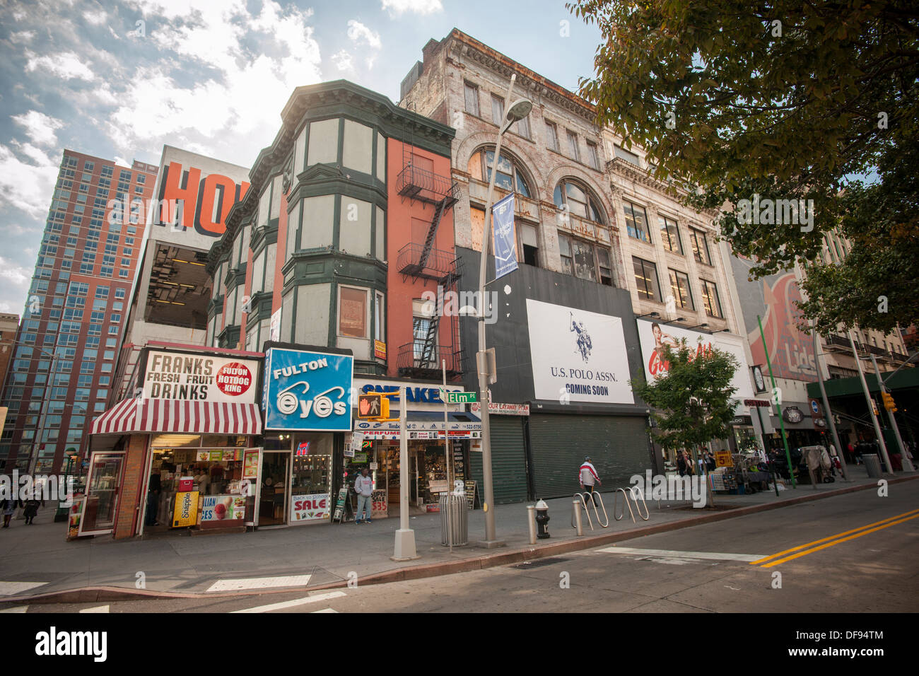 Stores and shopping in Downtown Brooklyn in New York Stock Photo Alamy