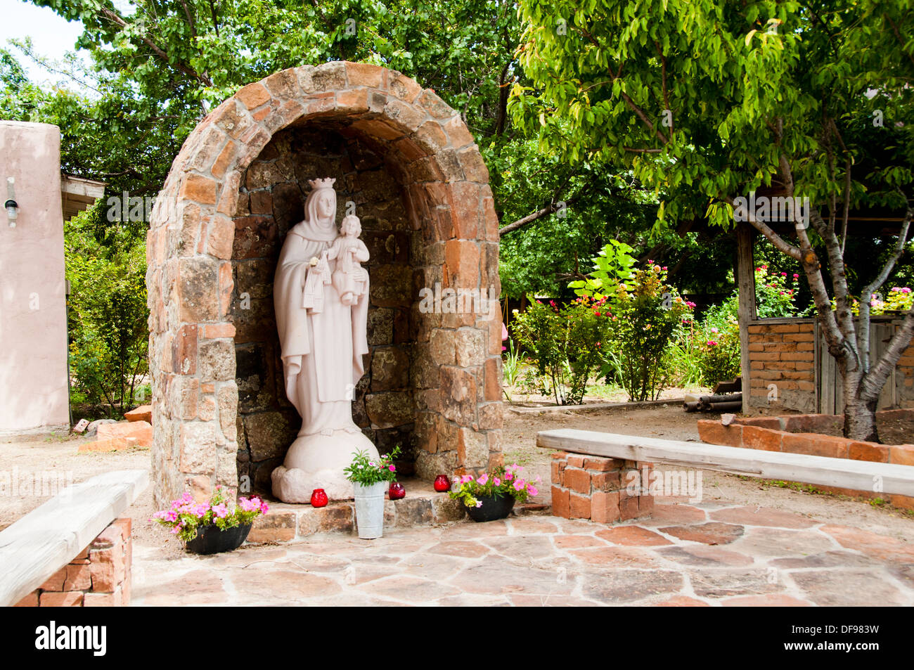 Religious statue alcove Stock Photo Alamy