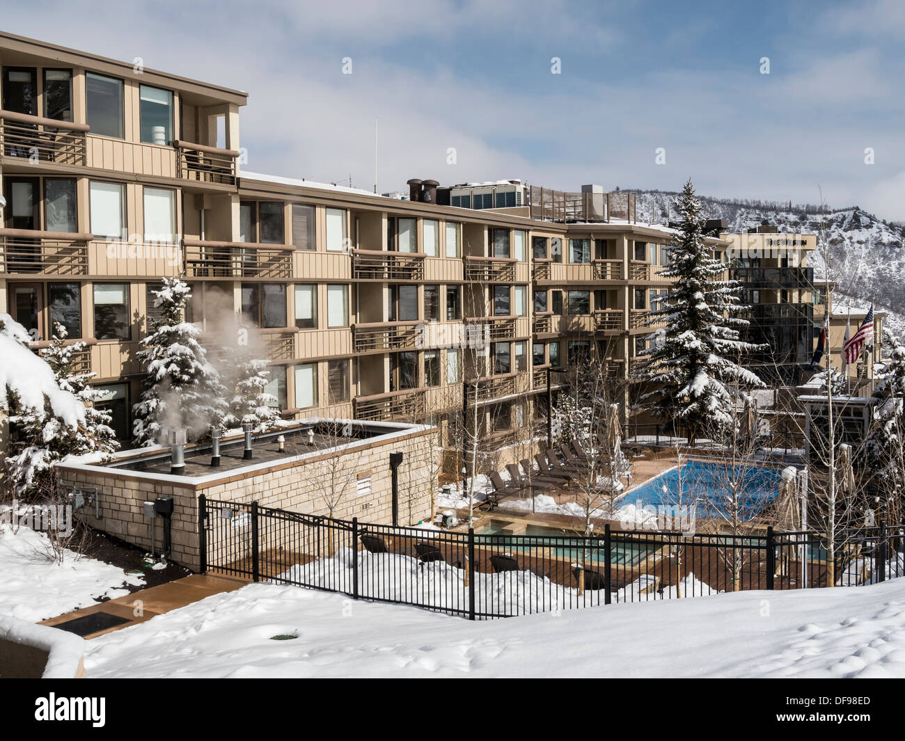Aspen ski resort hi-res stock photography and images - Alamy