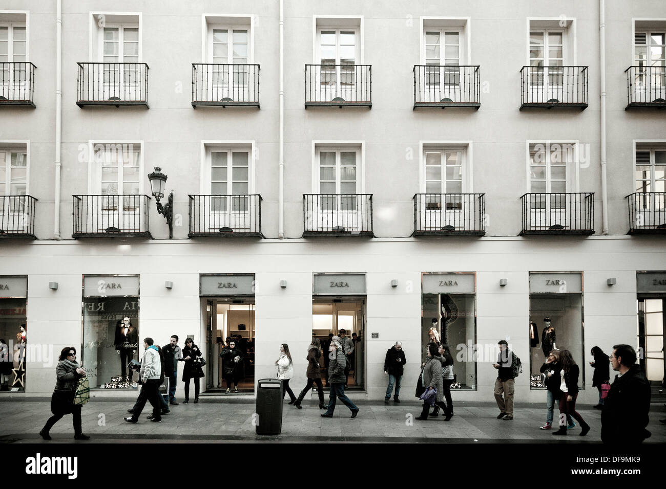 Zara facade shop in Preciados Street, Madrid Spain Stock Photo - Alamy