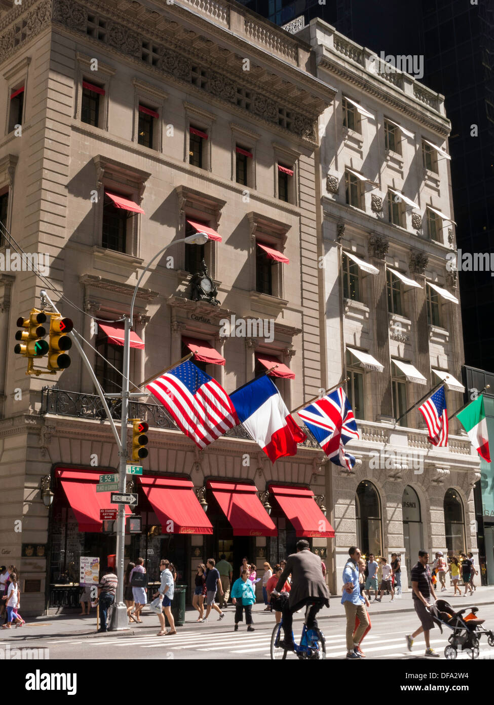 Cartier store front hi-res stock photography and images - Alamy