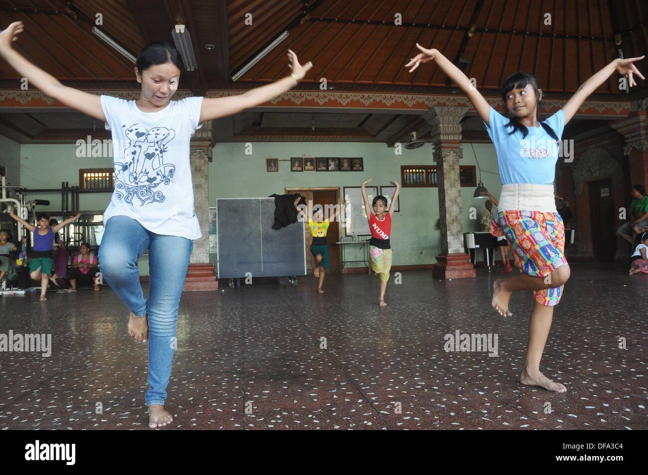 Kuta (Bali, Indonesia) a traditional Balinese dance lesson Stock Photo