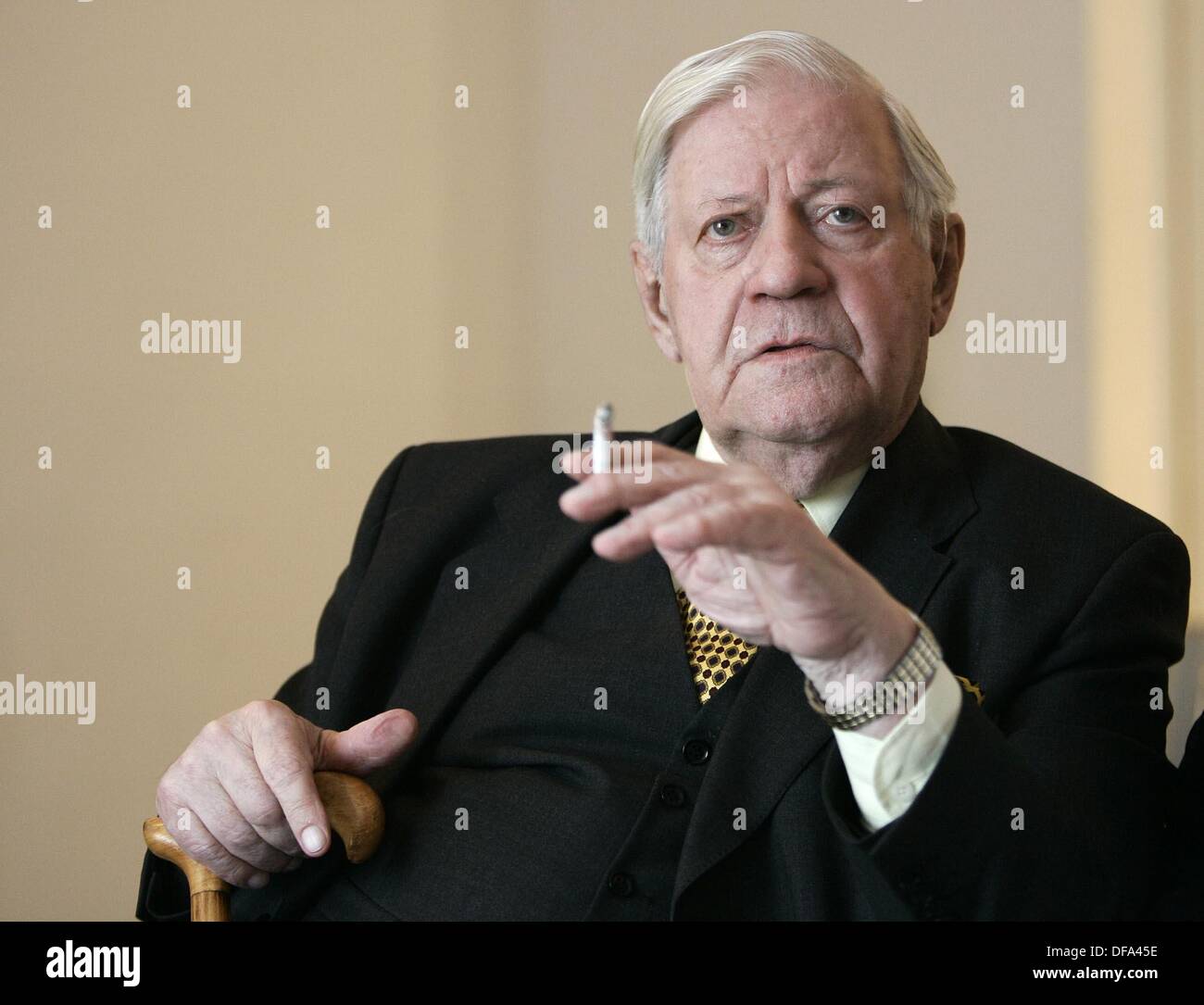 Former German chancellor Helmut Schmidt participates in the awarding ceremony of the Helmut Schmidt Journalists' Award on the 13th of October in 2005. Stock Photo