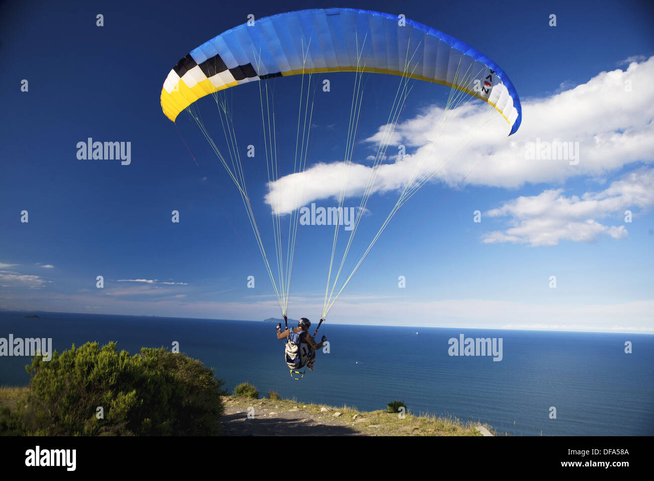 Paragliding in Mt Maunganui, New Zealand Stock Photo Alamy