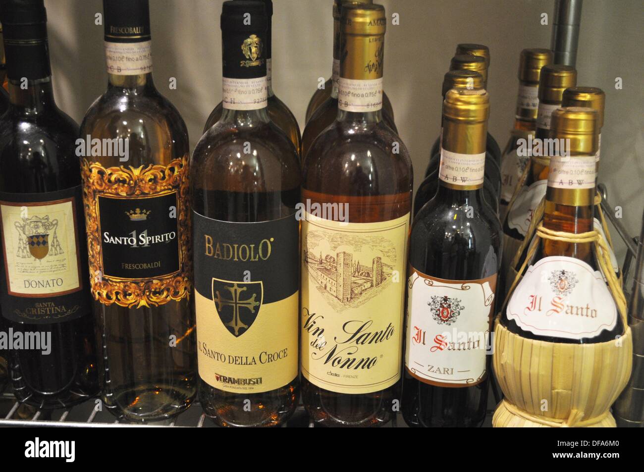 Firenze (Italy): Vin Santo's wine bottles Stock Photo - Alamy