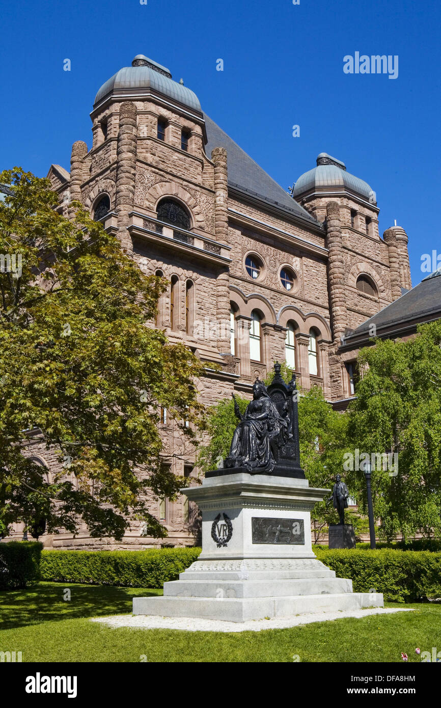 Queens Park with Statue of Queen Victoria, Toronto, Canada Stock Photo Alamy