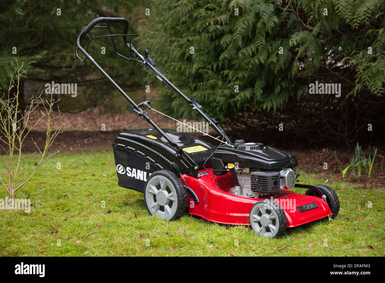 Sanli self propelled lawn mower sale
