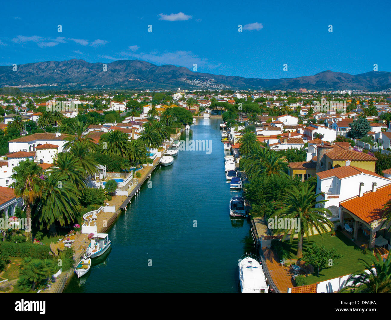 canal-de-canales-hi-res-stock-photography-and-images-alamy