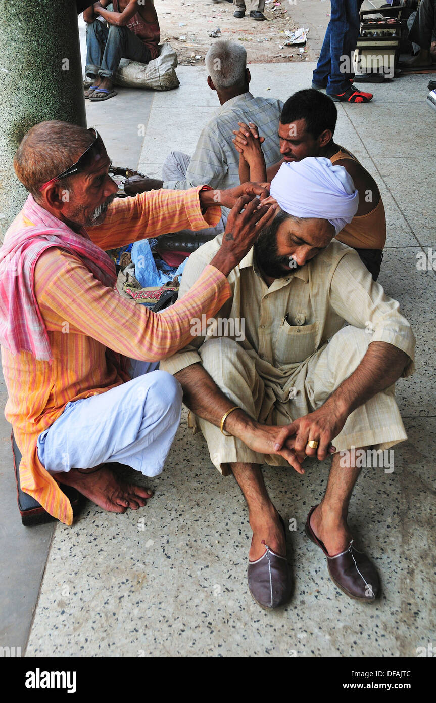 India ear cleaner hi-res stock photography and images - Alamy