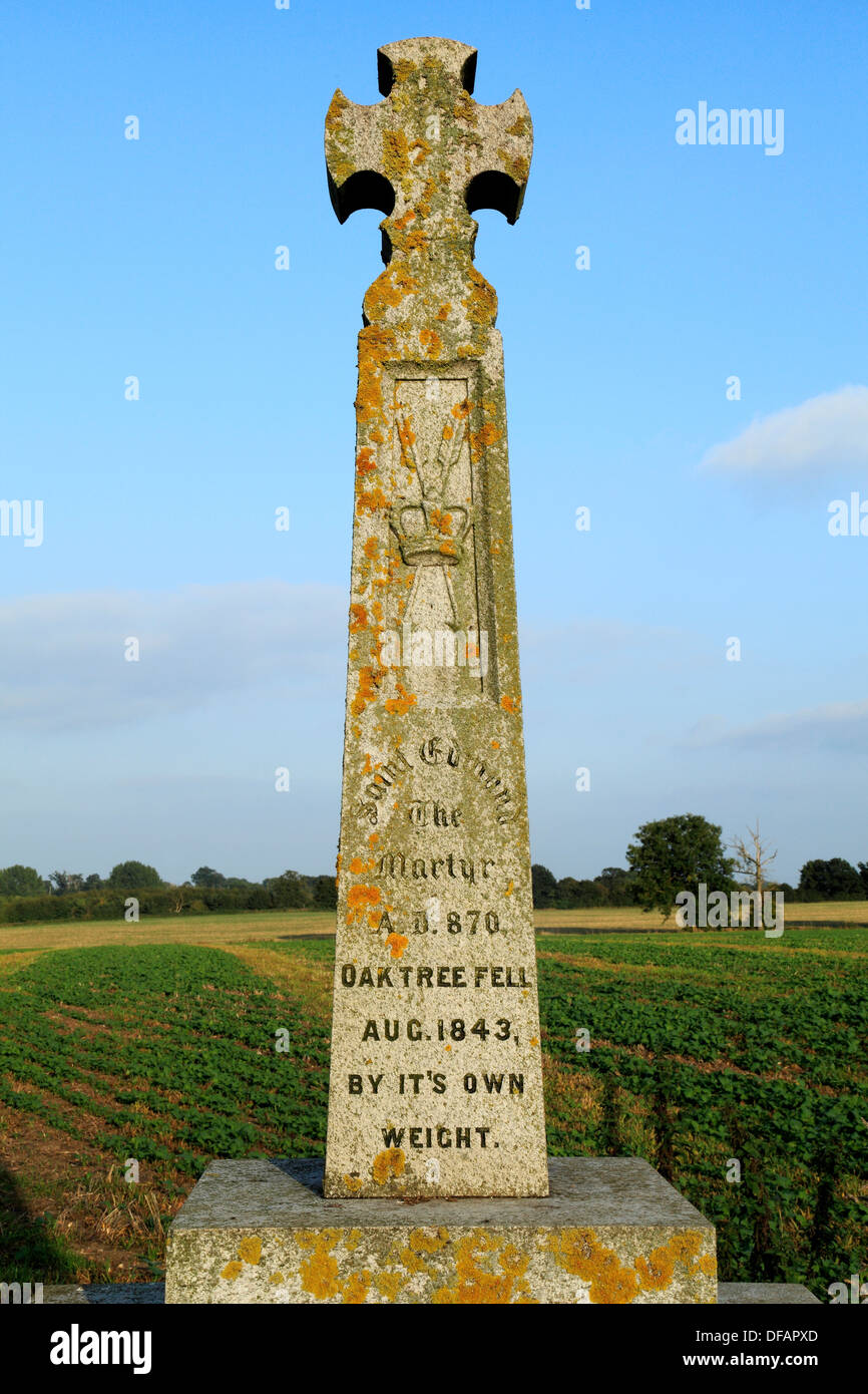 Hoxne, Suffolk, cross marking site of Saxon King Edmund's martyrdom, Saint Edmund saxon Kings saint sainrs England UK Stock Photo