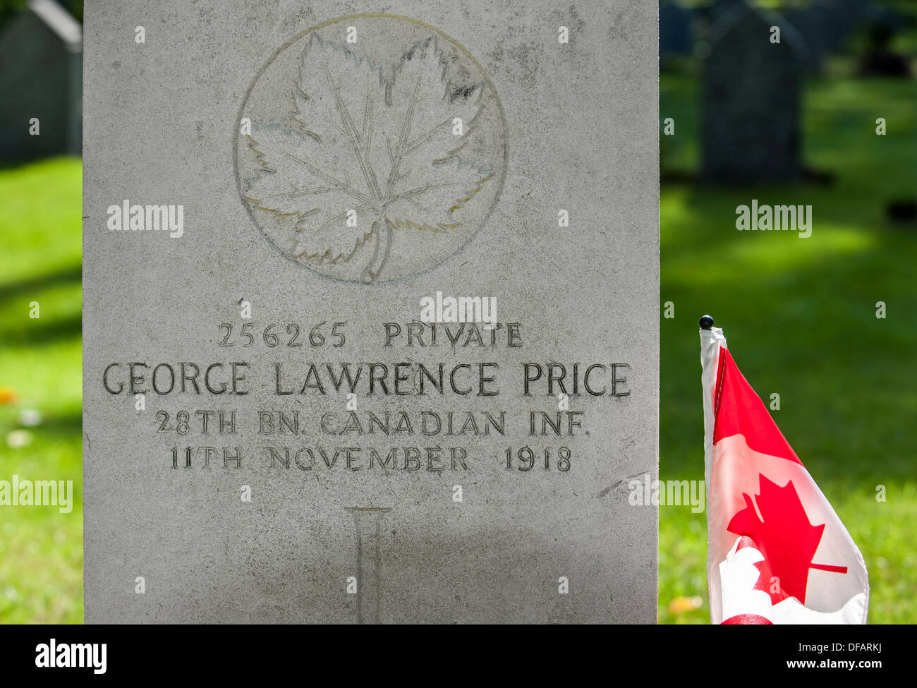 WW1 grave of George Lawrence Price, last Commonwealth soldier killed in First World War One, St Symphorien cemetery, Belgium Stock Photo