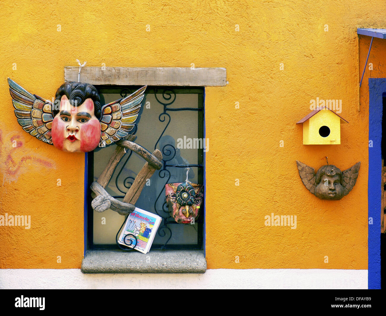 Handicrafts store, Tepoztlan. Morelos, Mexico Stock Photo Alamy