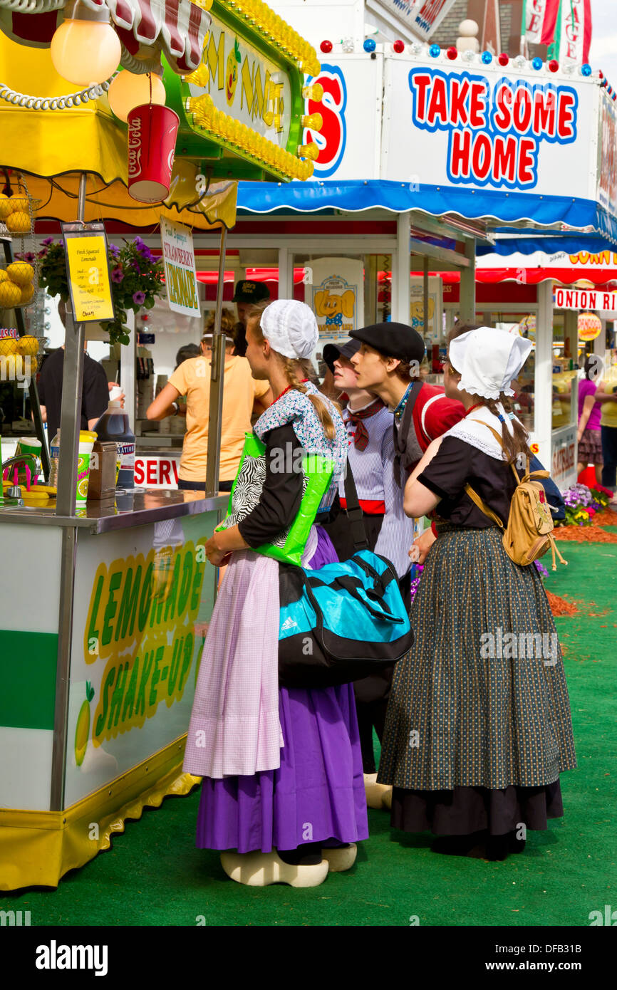 Dutch traditional dress hires stock photography and images Alamy