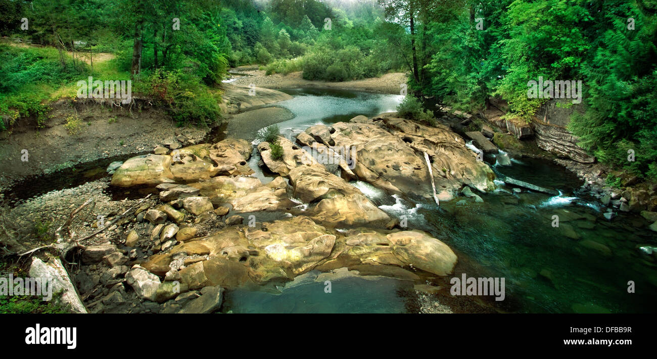Sandstone formation on the Tilton River in Morton WA creating popular