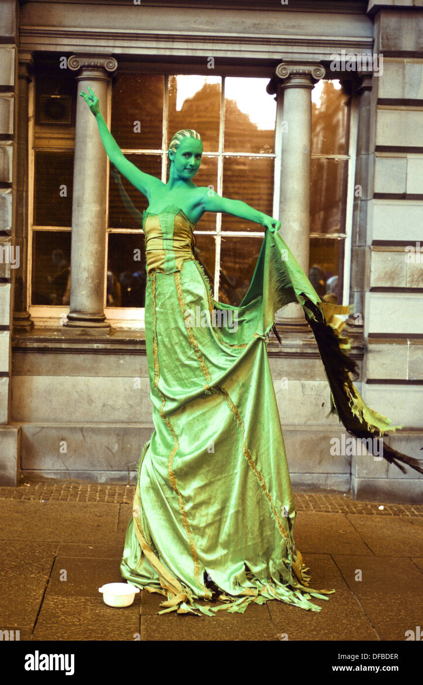 Living statue at the Festival Fringe. Royal Mile. Edinburgh. Scotland