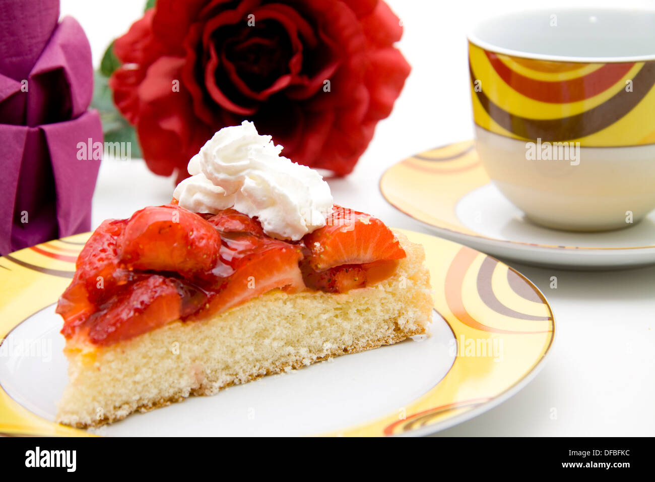 Cake strawberry strawberries fruit hi-res stock photography and images ...