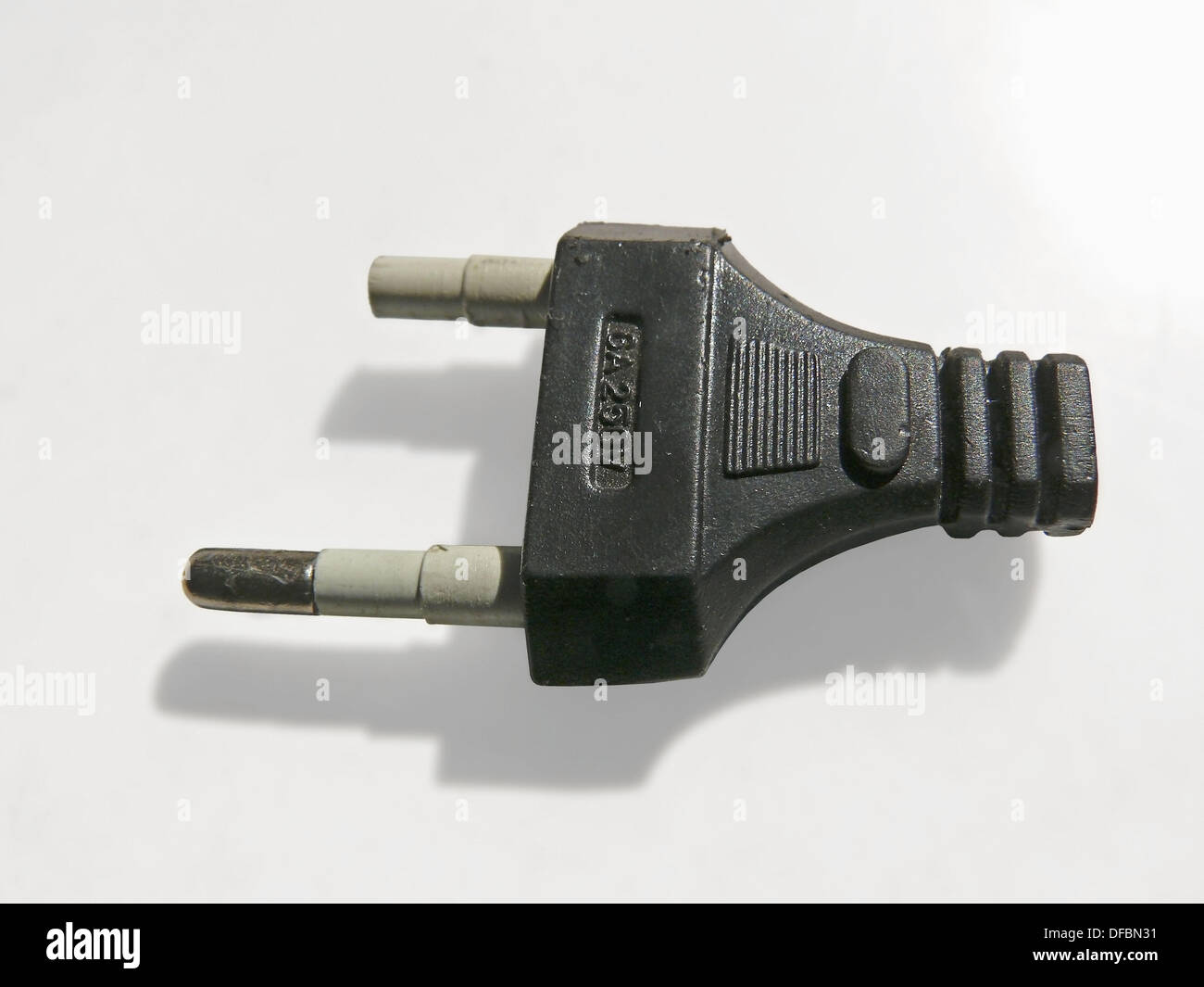 Broken two pin conversion plugs, Round pin 5mm Pune, Maharashtra, India