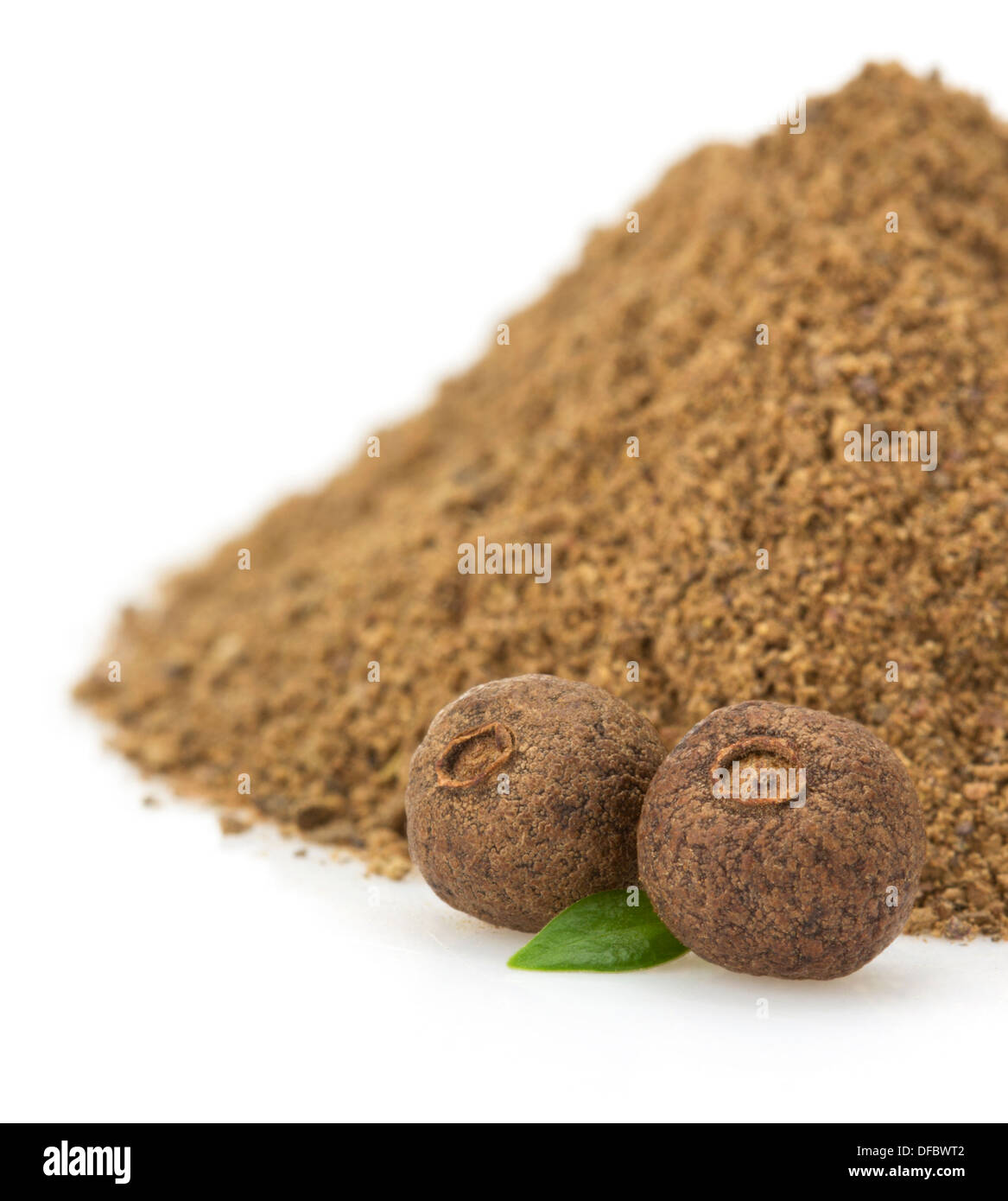 allspice powder isolated on white background Stock Photo Alamy