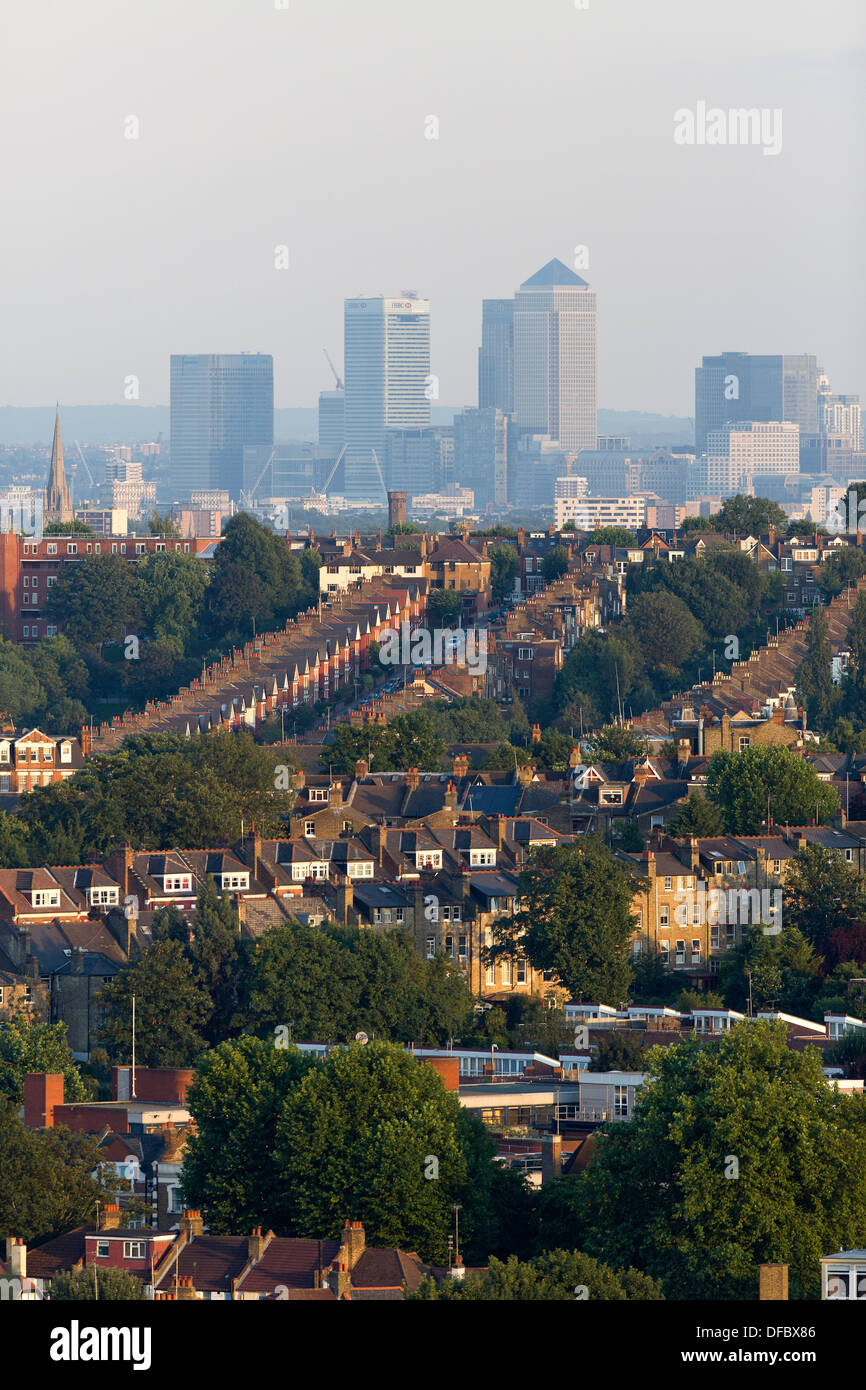 Residential houses in canary wharf hi-res stock photography and images ...