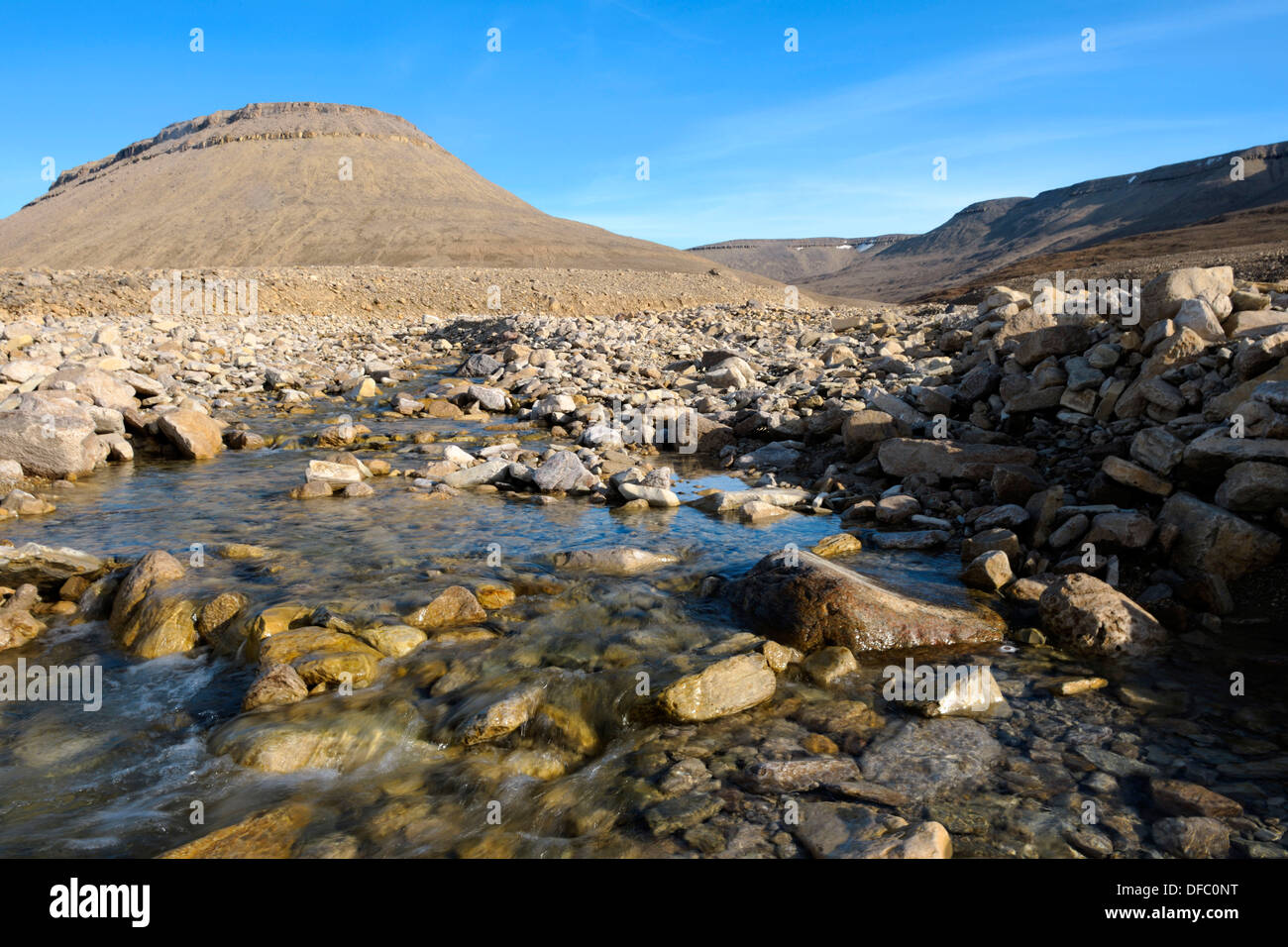 Dundas harbour hires stock photography and images Alamy