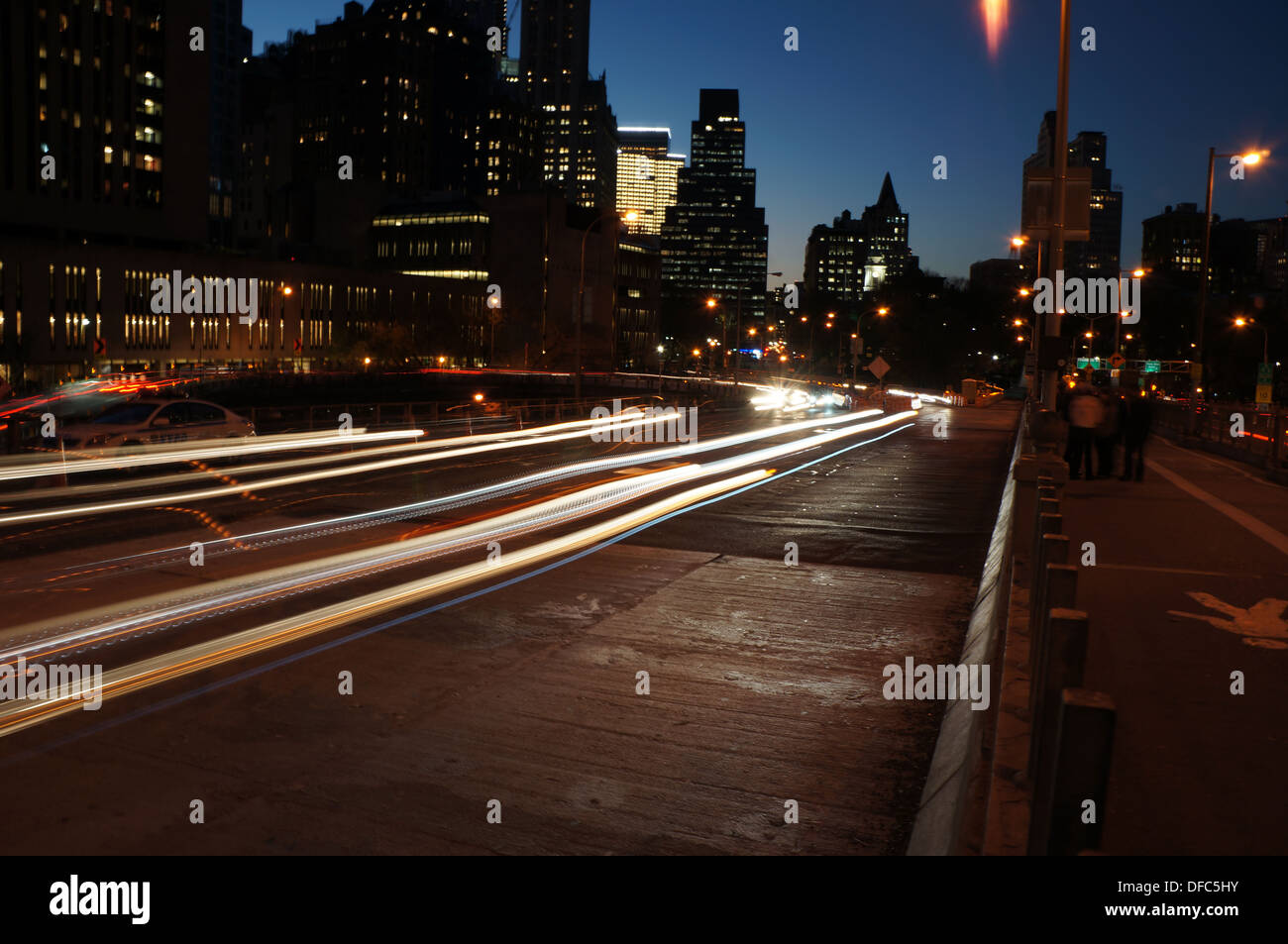 Night time in manhattan hi-res stock photography and images - Alamy