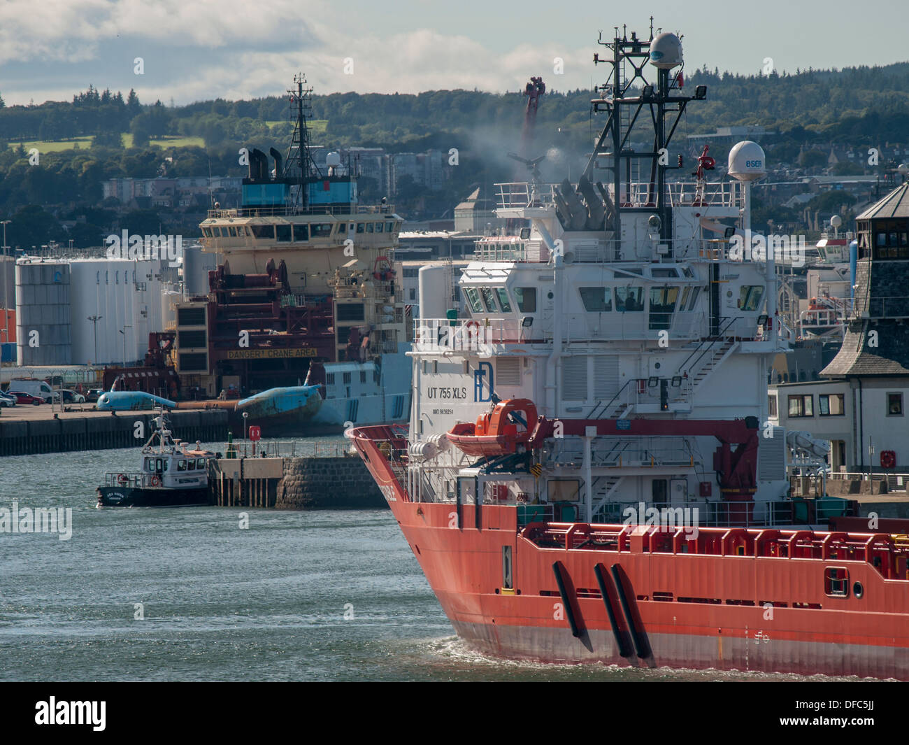 Supply boats Aberdeen harbour Stock Photo Alamy