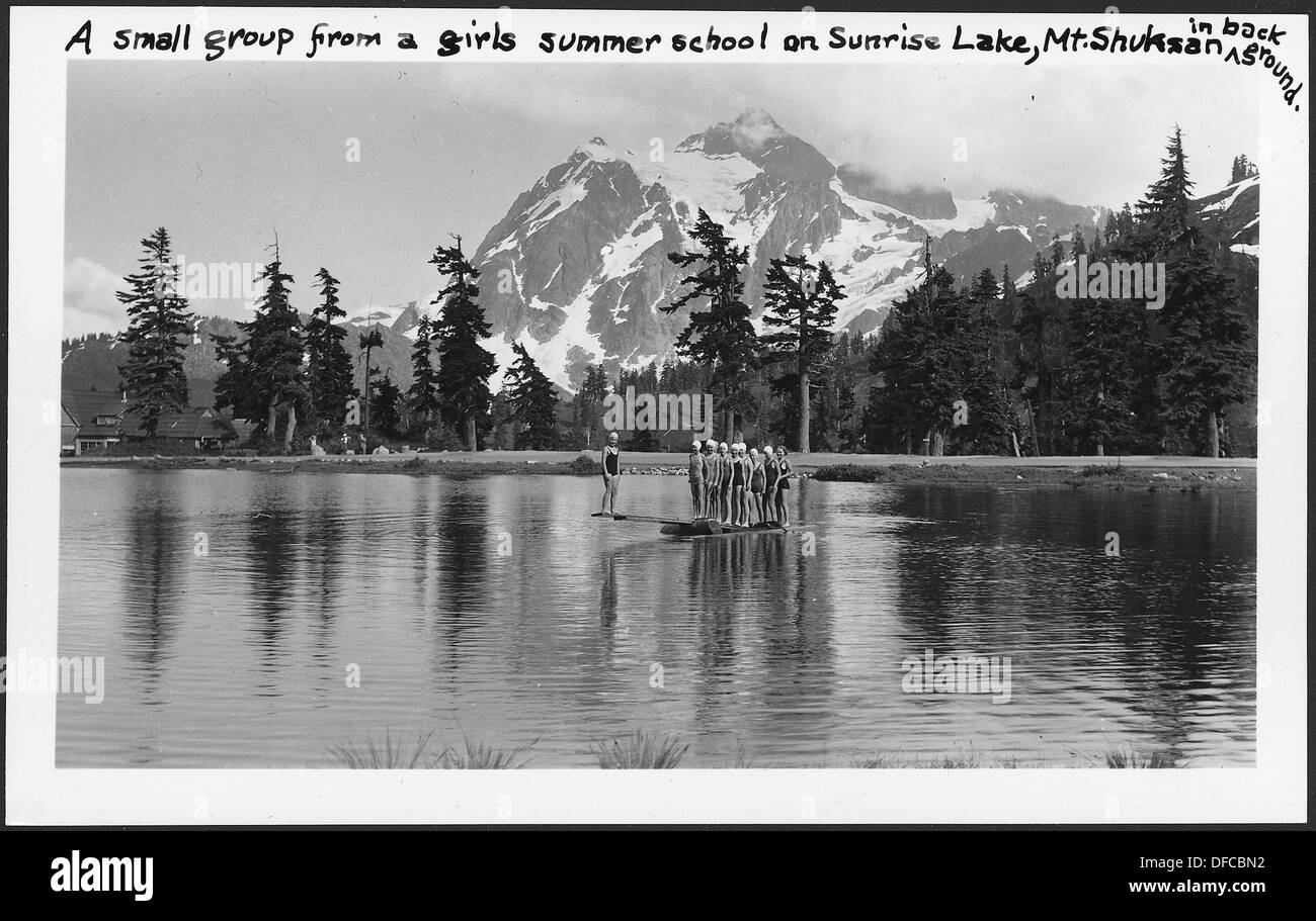 1930s school girls hi-res stock photography and images - Alamy